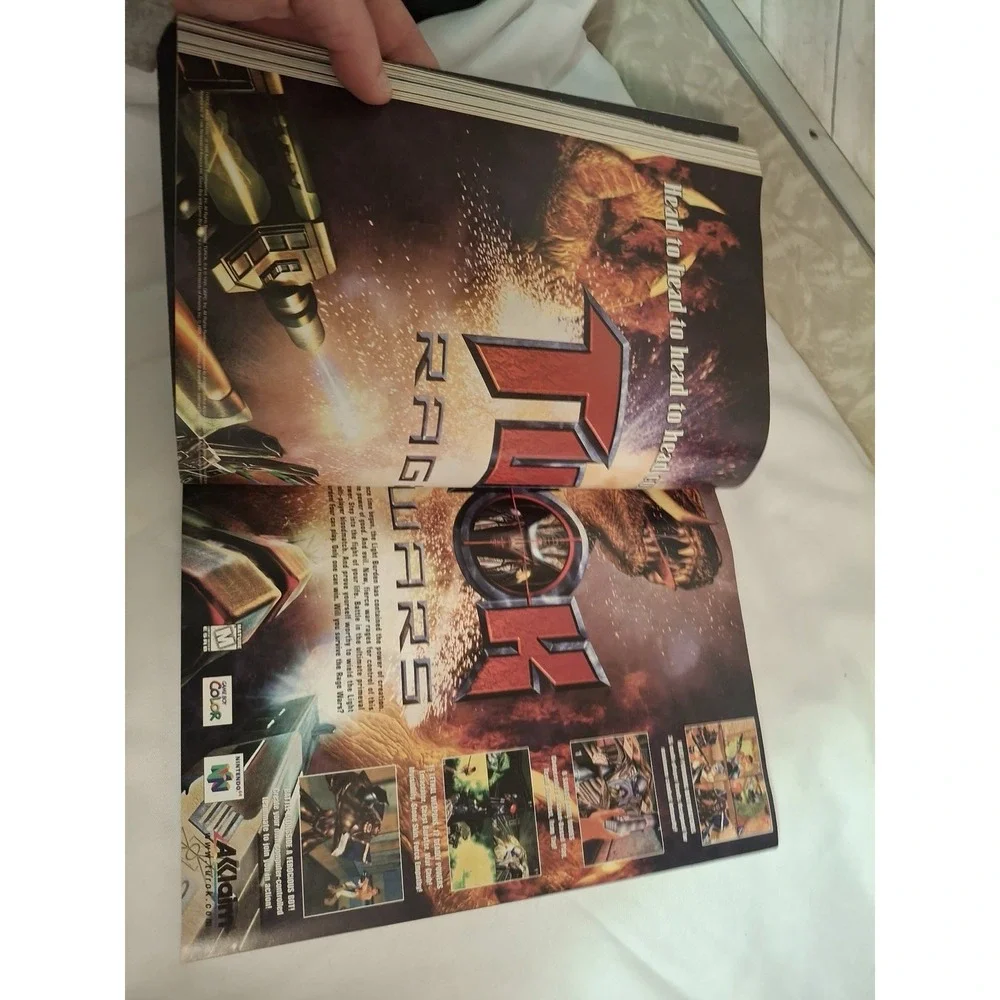 Donkey Kong 64 Electronic Gaming Monthly Dec 1999 #125, VTG Resident Evil 3 Ad